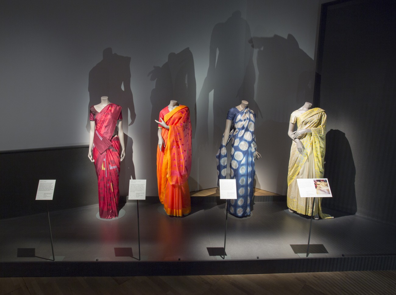 Hedendaagse sari's - The Fabric of India - Victoria & Albert Museum