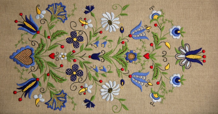 Kasjoebisch borduurwerk op naturel linnen - Handwerkwereld